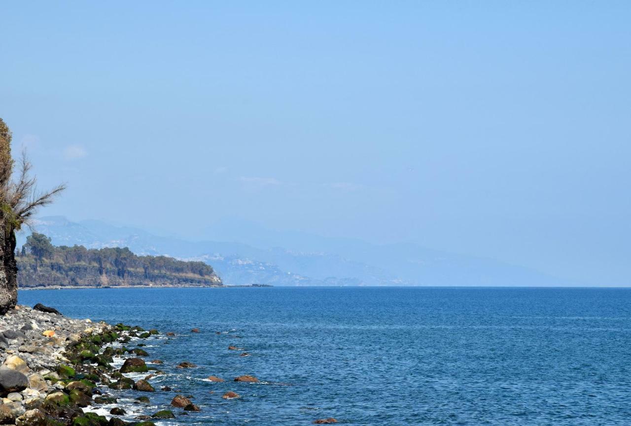 Riviera Degli Eucalipti - Cottage In Riva Al Mare Acireale Exterior foto